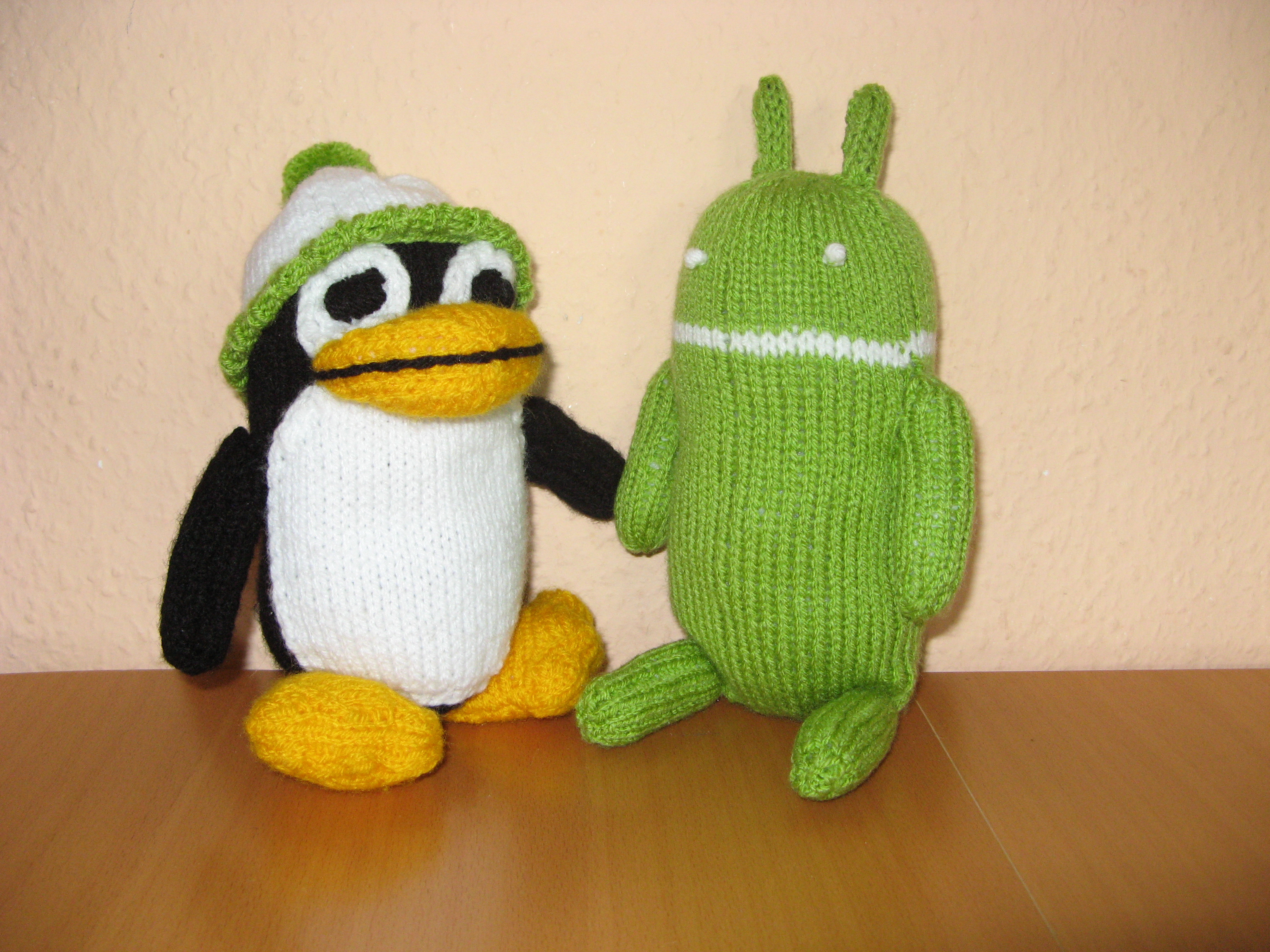 Stricktux und My little Android von Birgit Lüttig